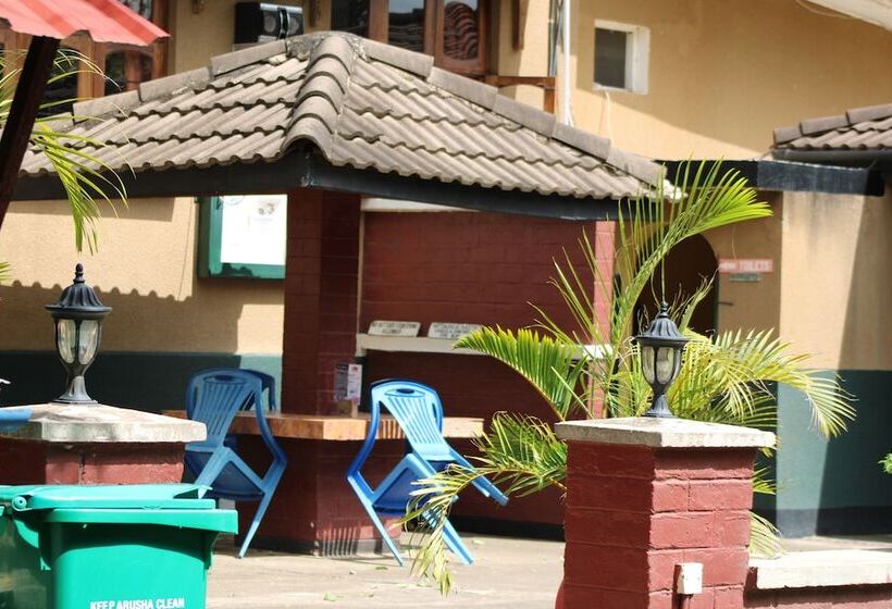 酒店 Meserani Oasis Lodge & Campsite