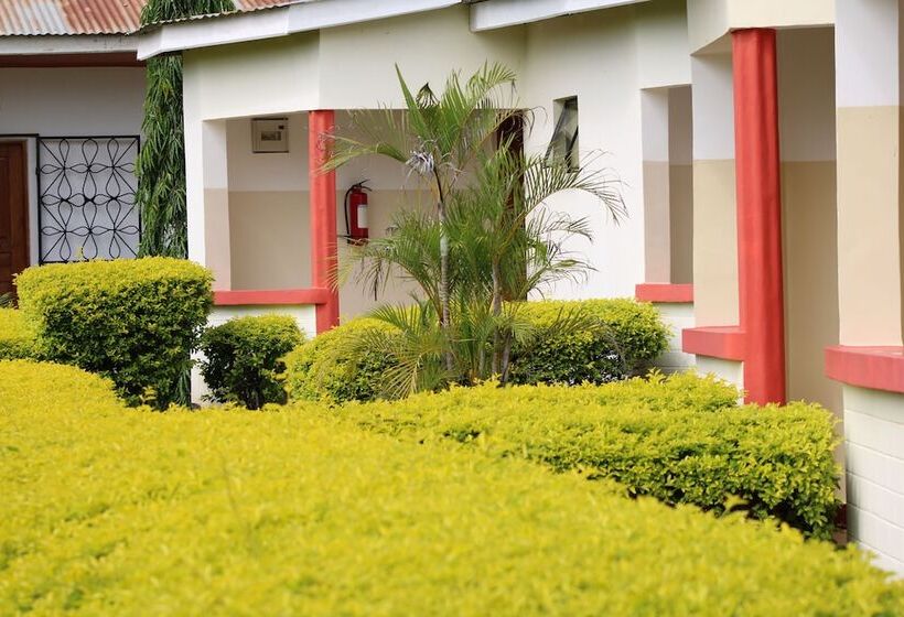 酒店 Meserani Oasis Lodge & Campsite