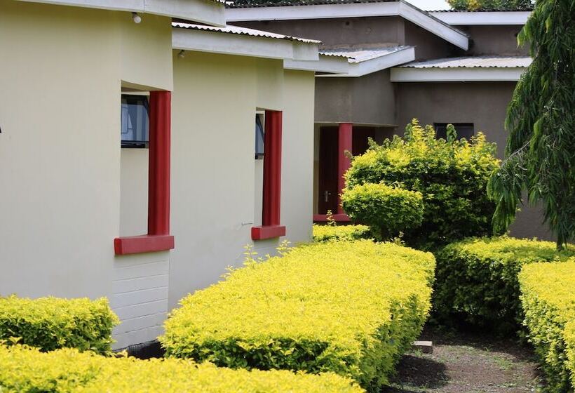 酒店 Meserani Oasis Lodge & Campsite