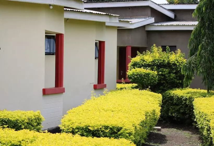 Hotelli Meserani Oasis Lodge & Campsite