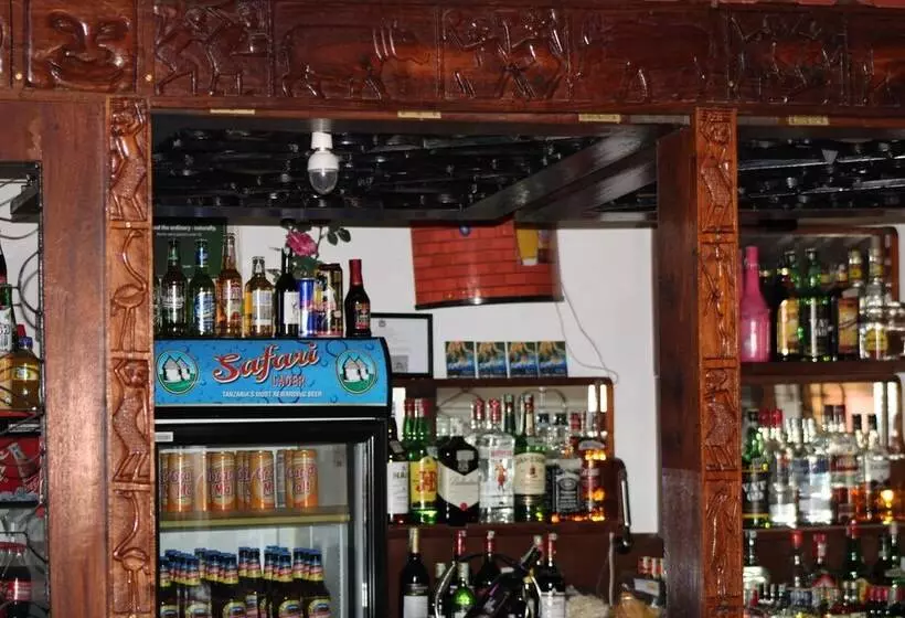 Hotelli Meserani Oasis Lodge & Campsite