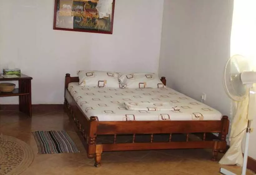 Hotelli Meserani Oasis Lodge & Campsite