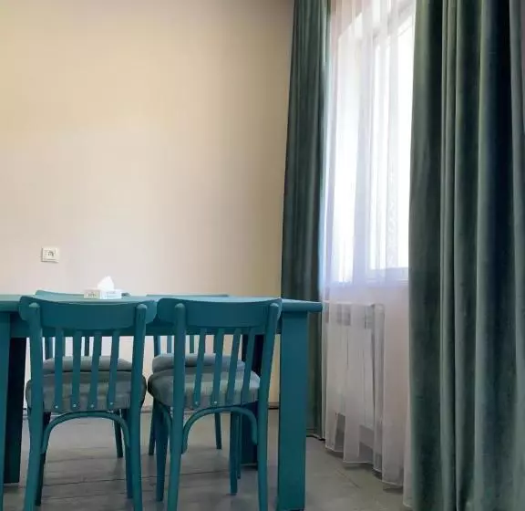 Majatalo Dendrobak Guesthouse