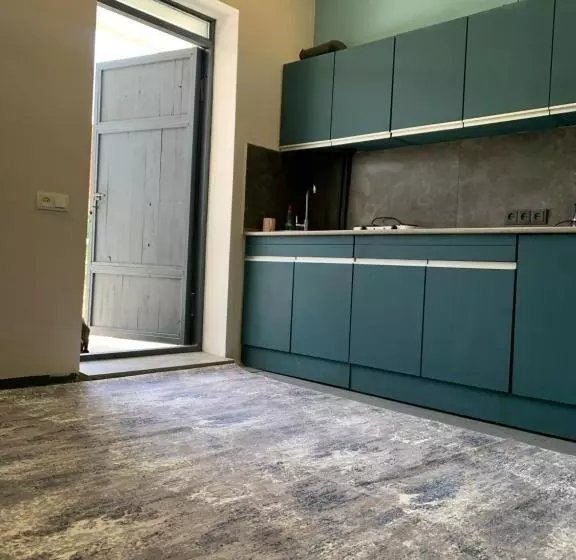 Majatalo Dendrobak Guesthouse