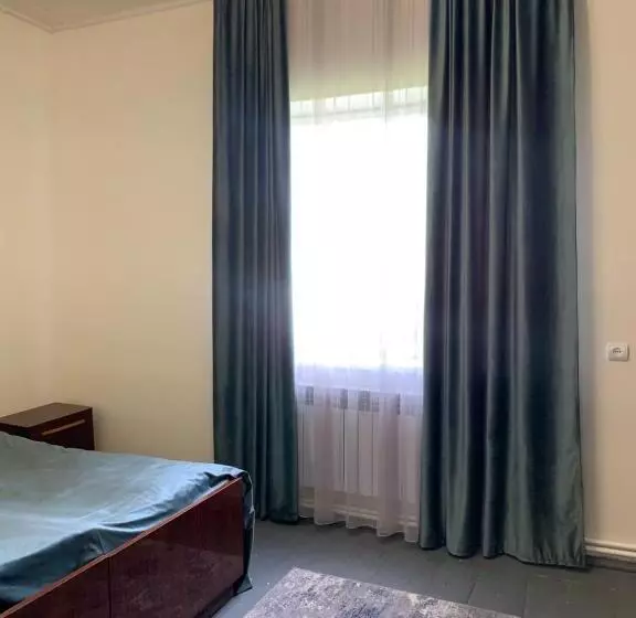 Majatalo Dendrobak Guesthouse