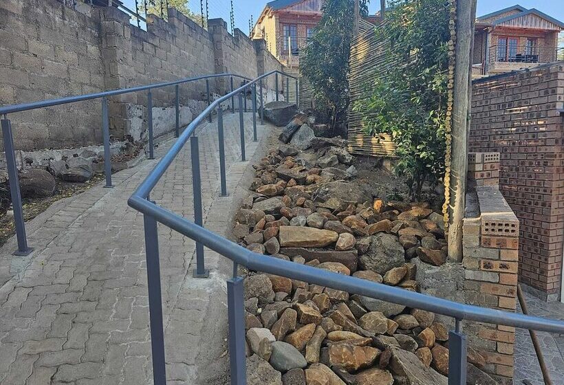 پانسیون Tembo Guest Lodge