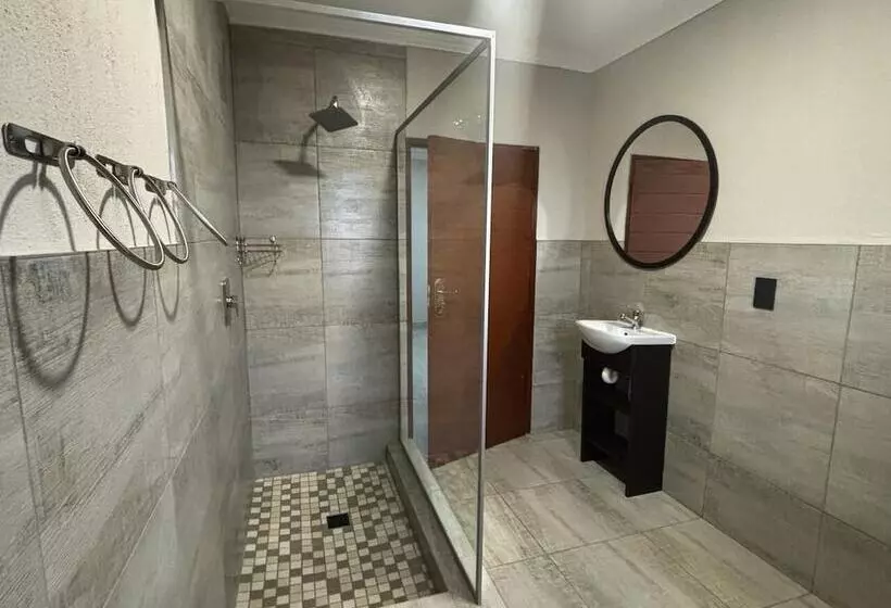 Majatalo Tembo Guest Lodge