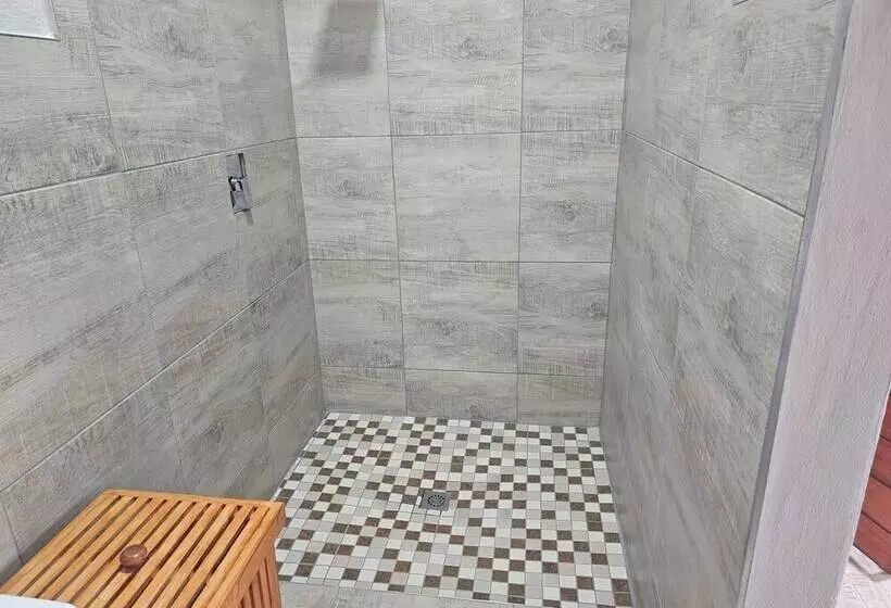 Majatalo Tembo Guest Lodge