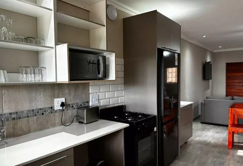 Majatalo Tembo Guest Lodge