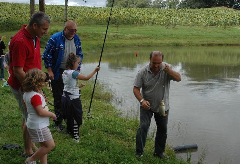 Villa Gites Chambre D Hôtes Avec Piscine Dordogne 2 4 6 8 10 Personnes