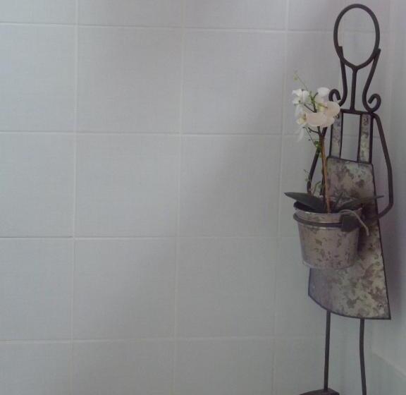 مبيت وإفطار La Charretterie