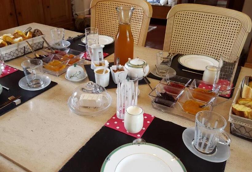 مبيت وإفطار La Charretterie