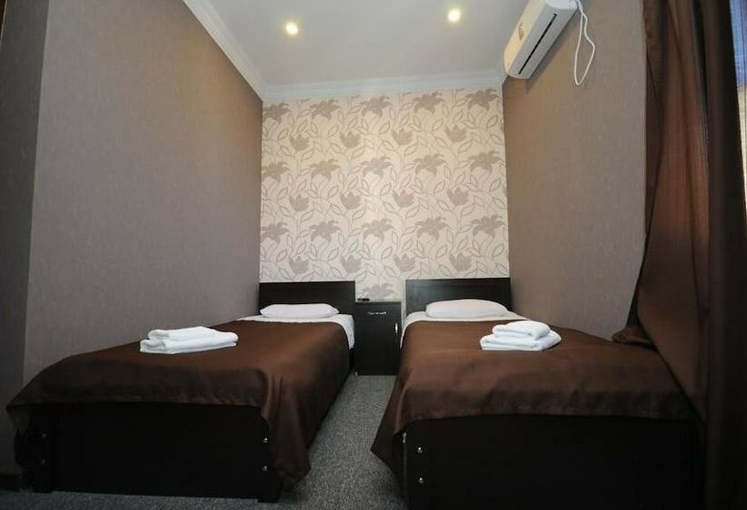 هتل 7 Rooms
