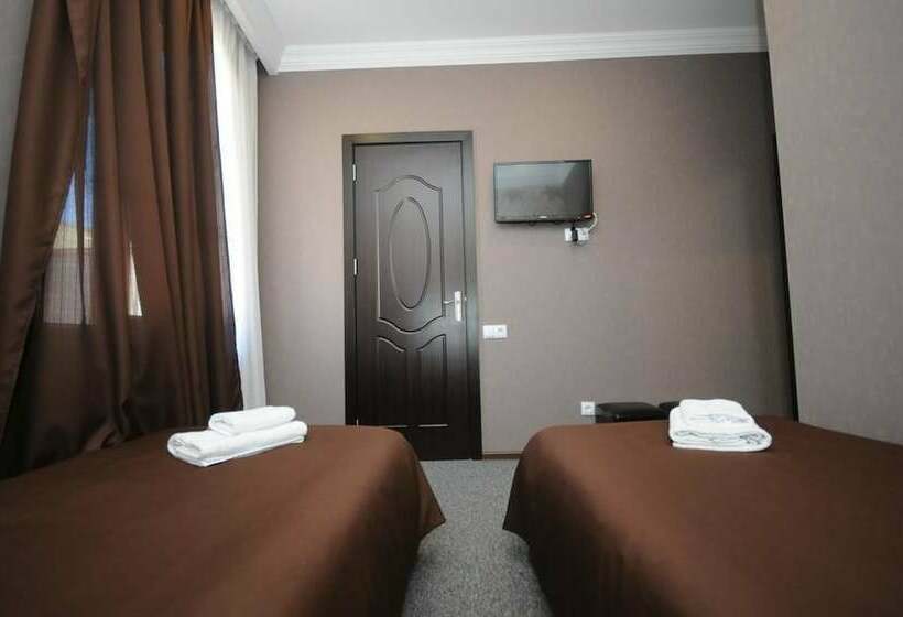 هتل 7 Rooms