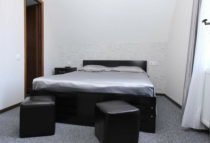 هتل 7 Rooms