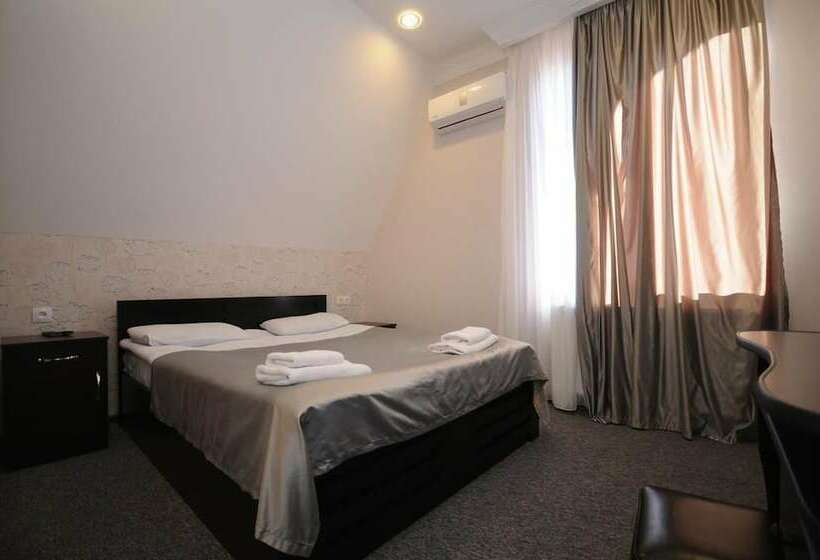 هتل 7 Rooms