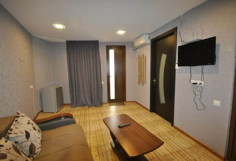هتل 7 Rooms