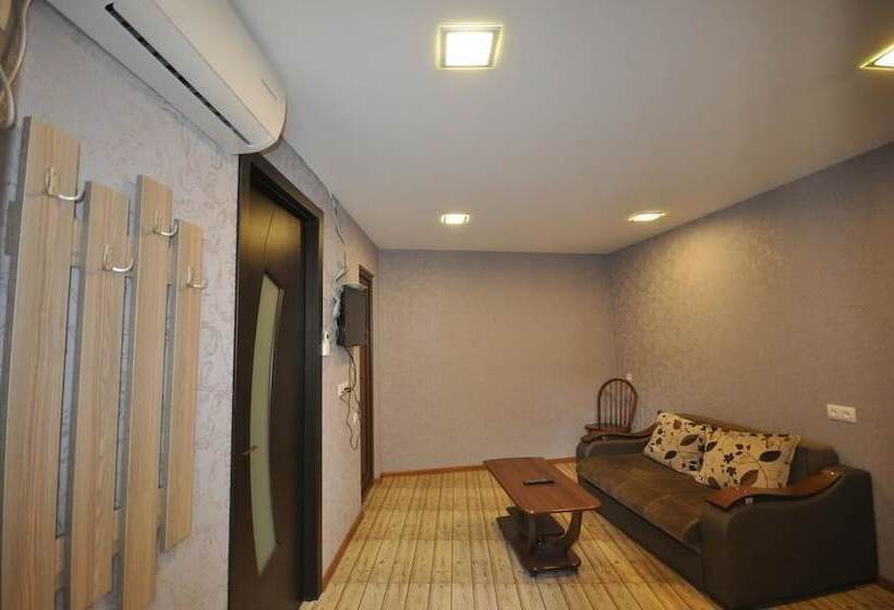 هتل 7 Rooms
