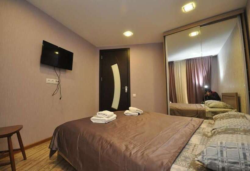 هتل 7 Rooms