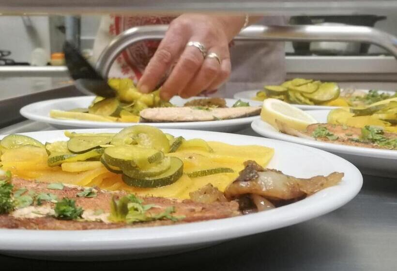 Отель Chambres D'hôtes L'astazou