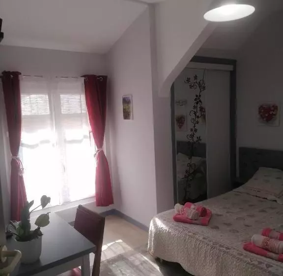 ホテル Chambres D'hôtes L'astazou