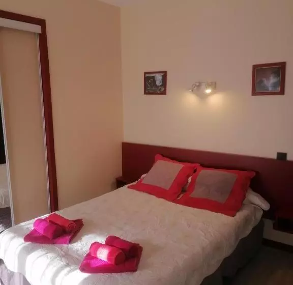 ホテル Chambres D'hôtes L'astazou