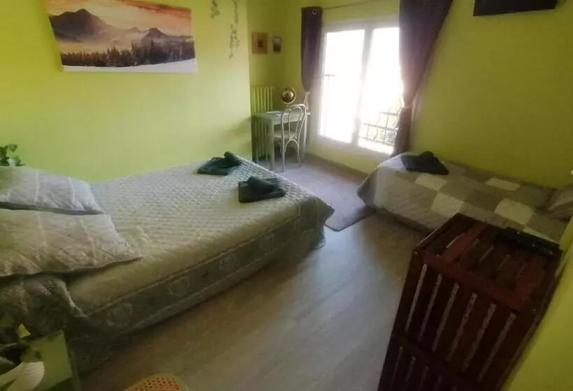 ホテル Chambres D'hôtes L'astazou