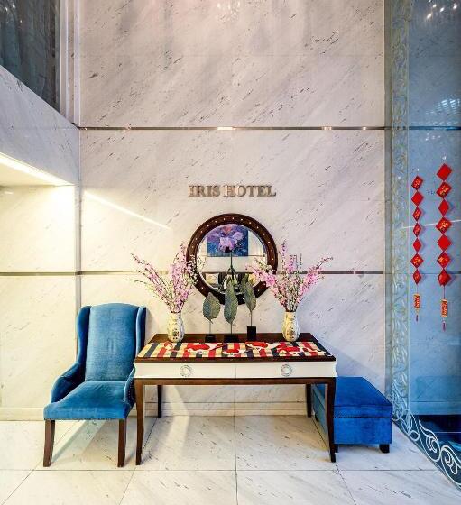 هتل Iris