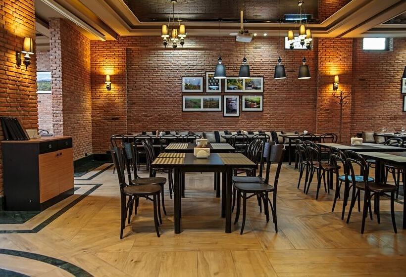 Orbi Palace Hotel & Suites