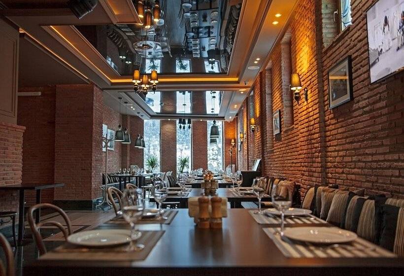 Orbi Palace Hotel & Suites