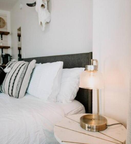 Hotelli Downtown Studio 3 At Beer Ranch Project Inn