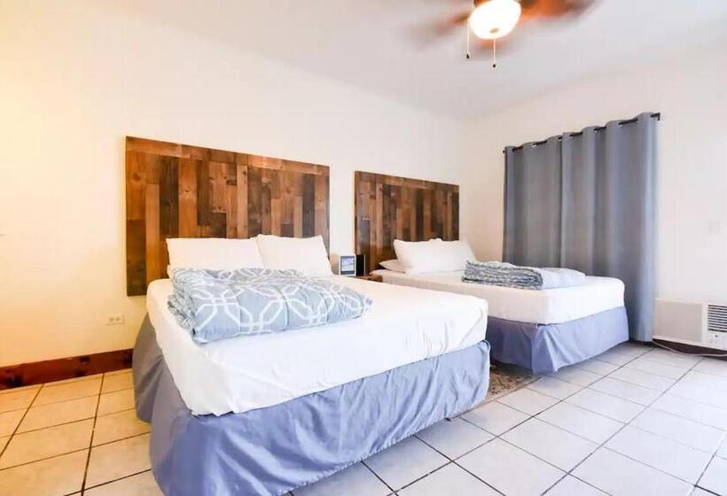 Отель Habitación Doble Playa Bonita Calle 13 Bar. Wow