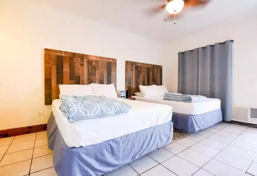 ホテル Habitación Doble Playa Bonita Calle 13 Bar. Wow