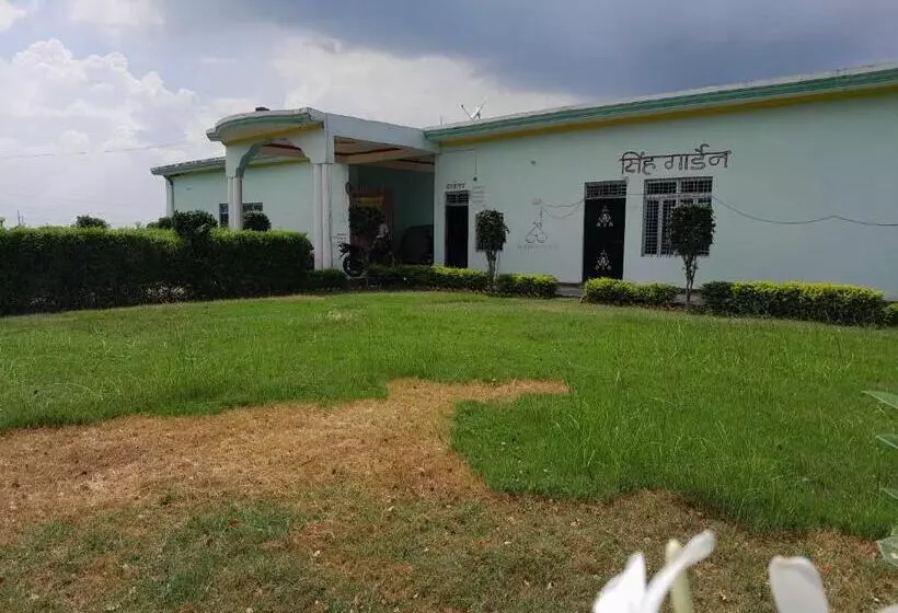 Hotelli Spot On Singh Garden