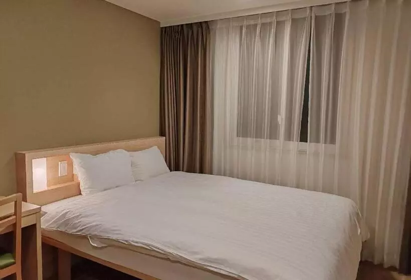 Kansai International Airport Hotel 11