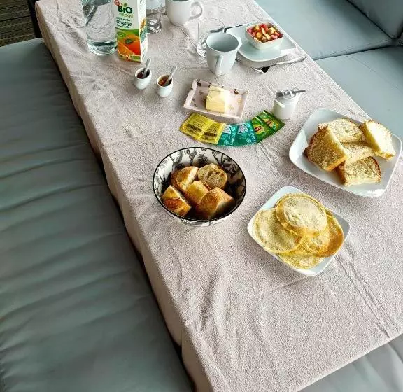 Aamiaismajoitus (B&B) Maison Au Calme Chez Djé Et Lucie
