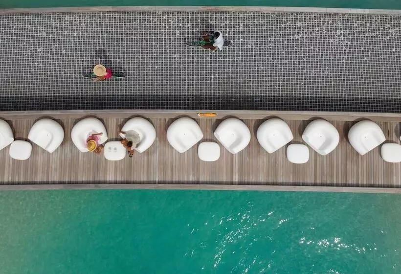 هتل So/ Maldives