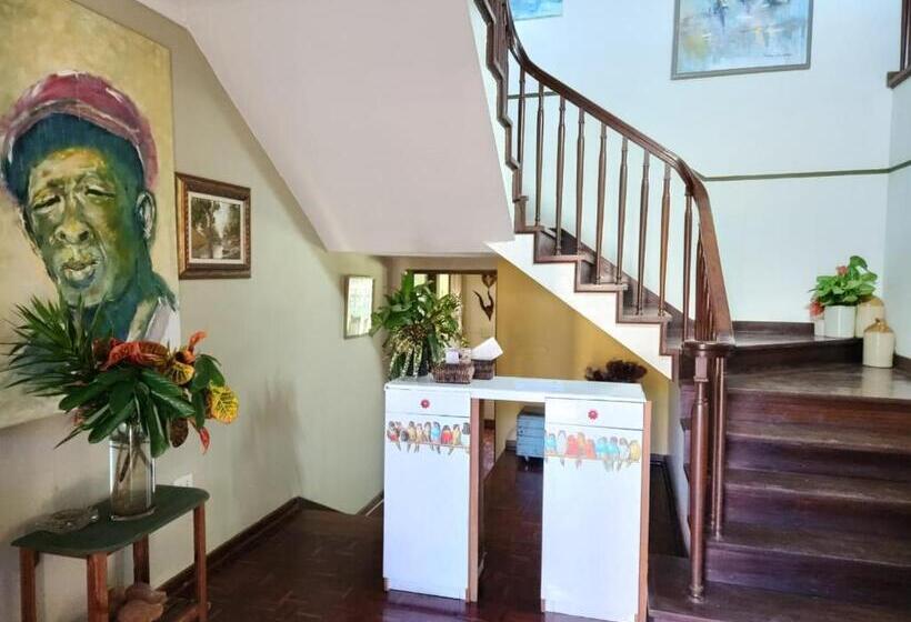 ペンション Whistling Woods