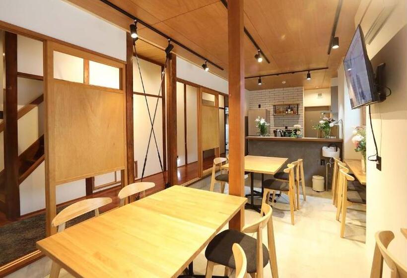 Bed and Breakfast お宿 Tsuruya