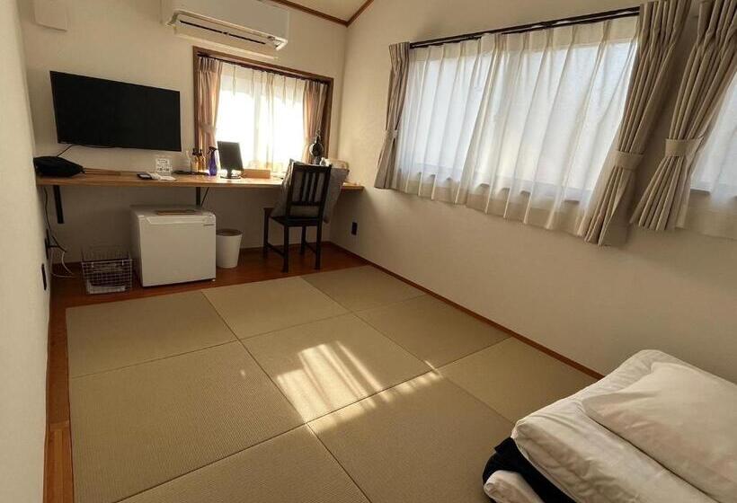 Bed and Breakfast お宿 Tsuruya