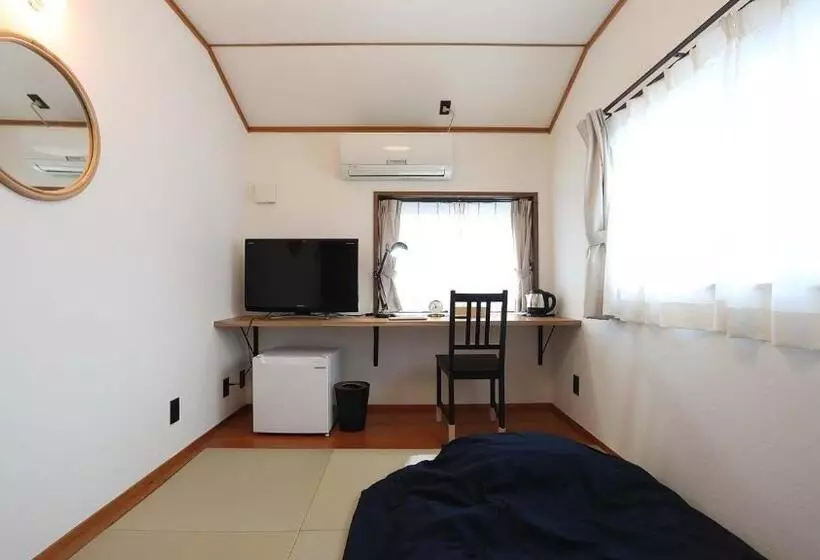 Aamiaismajoitus (B&B) お宿 Tsuruya