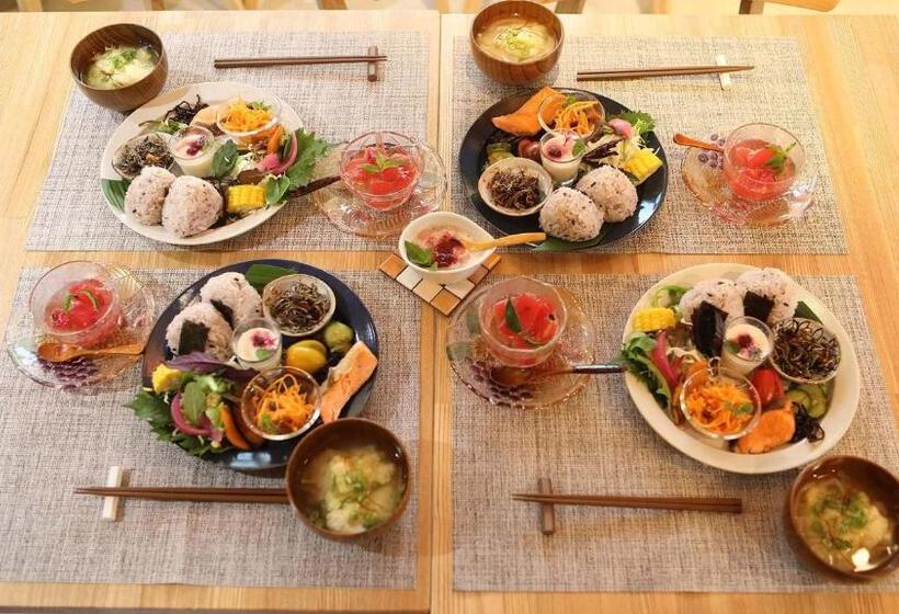 Bed and Breakfast お宿 Tsuruya