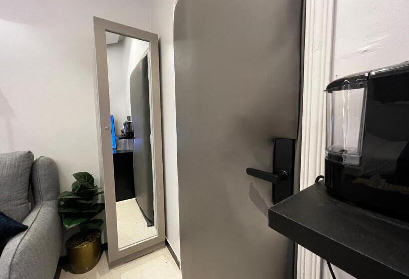 Condo Studio Self Checkin