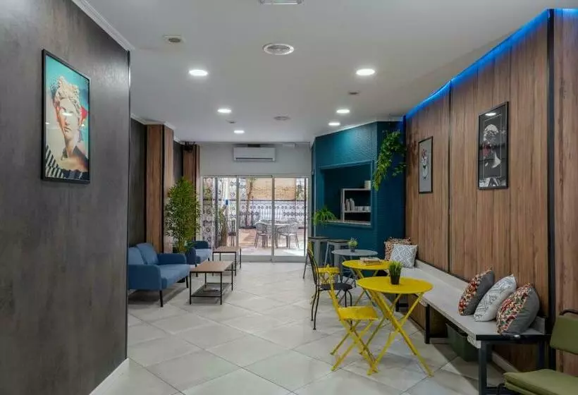 Som Hostel By The Venue