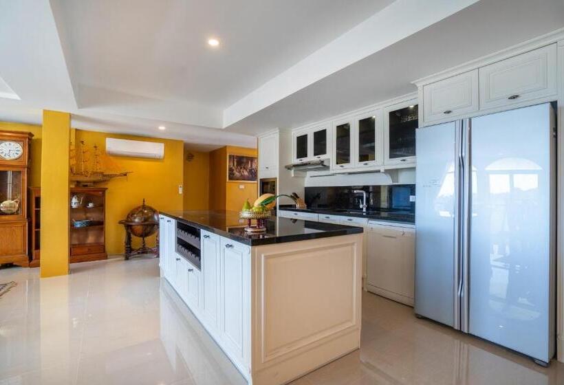 Szálloda Castle Patong Amazing Private Pool Villa In Great Location Of Patong