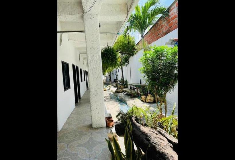 پانسیون Room In Lodge Tr A4d Hostel Room Near Castillo San Felipe With Pool And Wifi