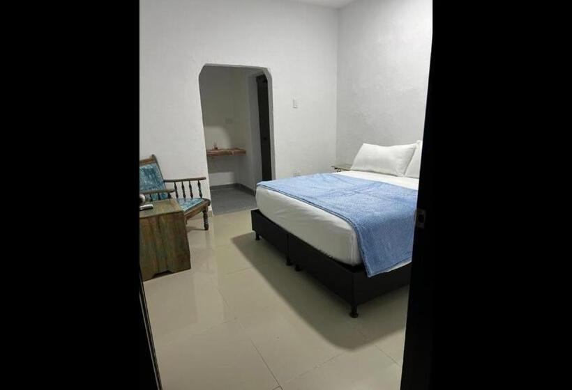 پانسیون Room In Lodge Tr A4d Hostel Room Near Castillo San Felipe With Pool And Wifi