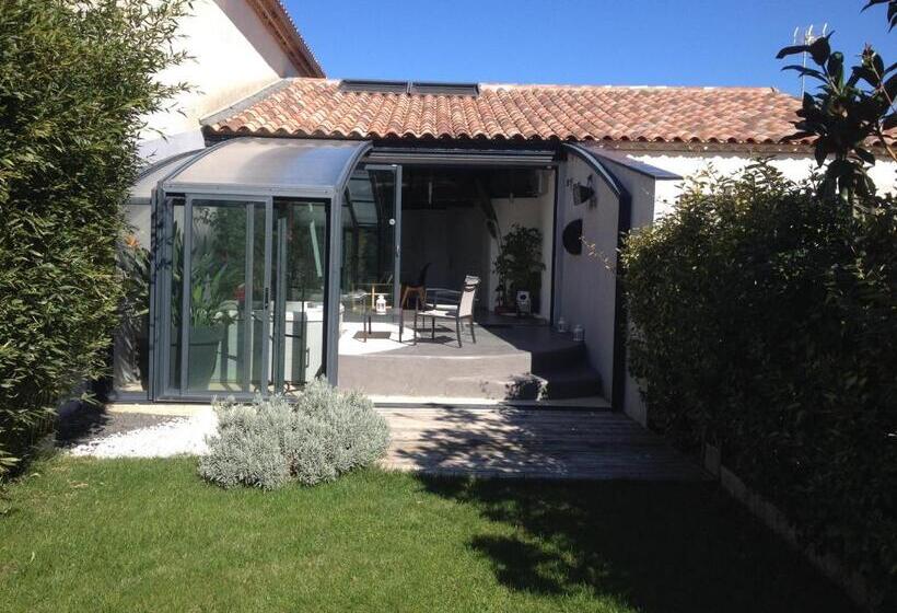 مبيت وإفطار Chambres D'hotes Deluxe Jacuzzi Mas De L'etoile