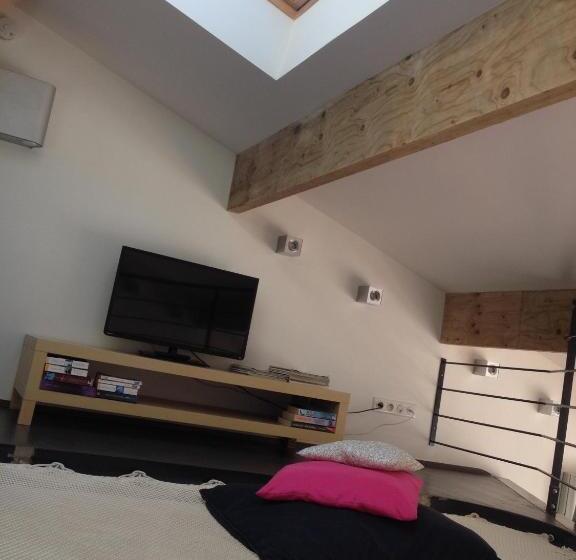 مبيت وإفطار Chambres D'hotes Deluxe Jacuzzi Mas De L'etoile