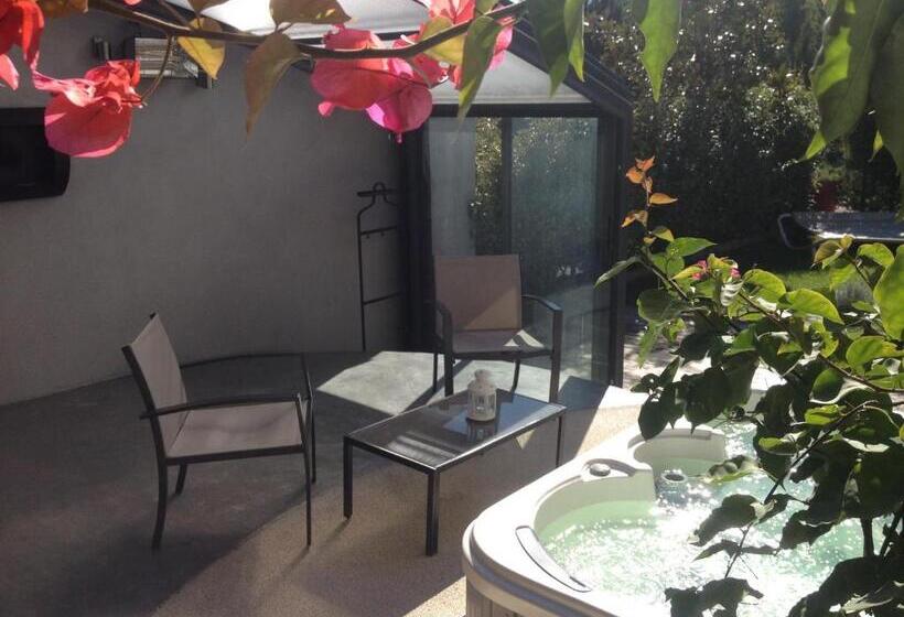 مبيت وإفطار Chambres D'hotes Deluxe Jacuzzi Mas De L'etoile